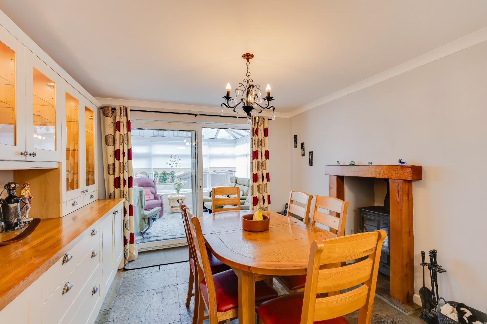 15 Hellas Drive, Barry, CF62 8AW